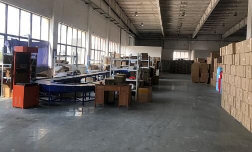 深夜仓库的叹息